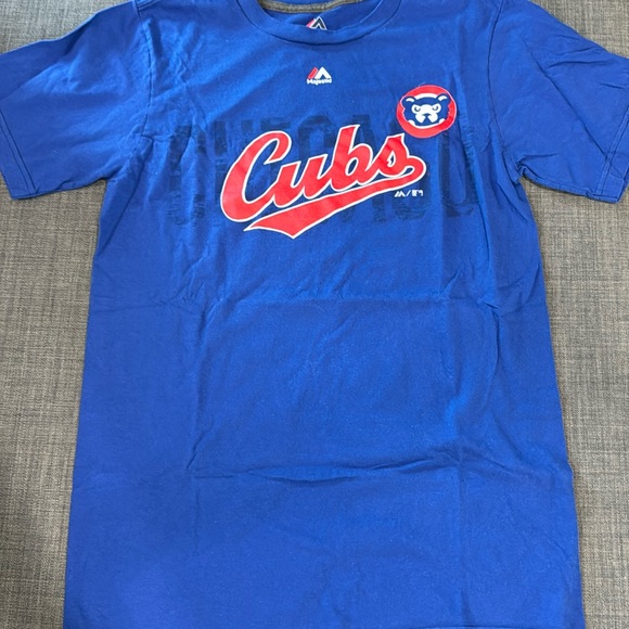 Chicago Cubs T-Shirt Size Small - Picture 1 of 3